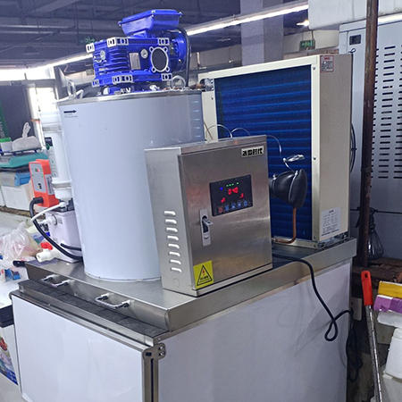 400公斤片冰機(jī)交付北京大興某海鮮市場(chǎng)